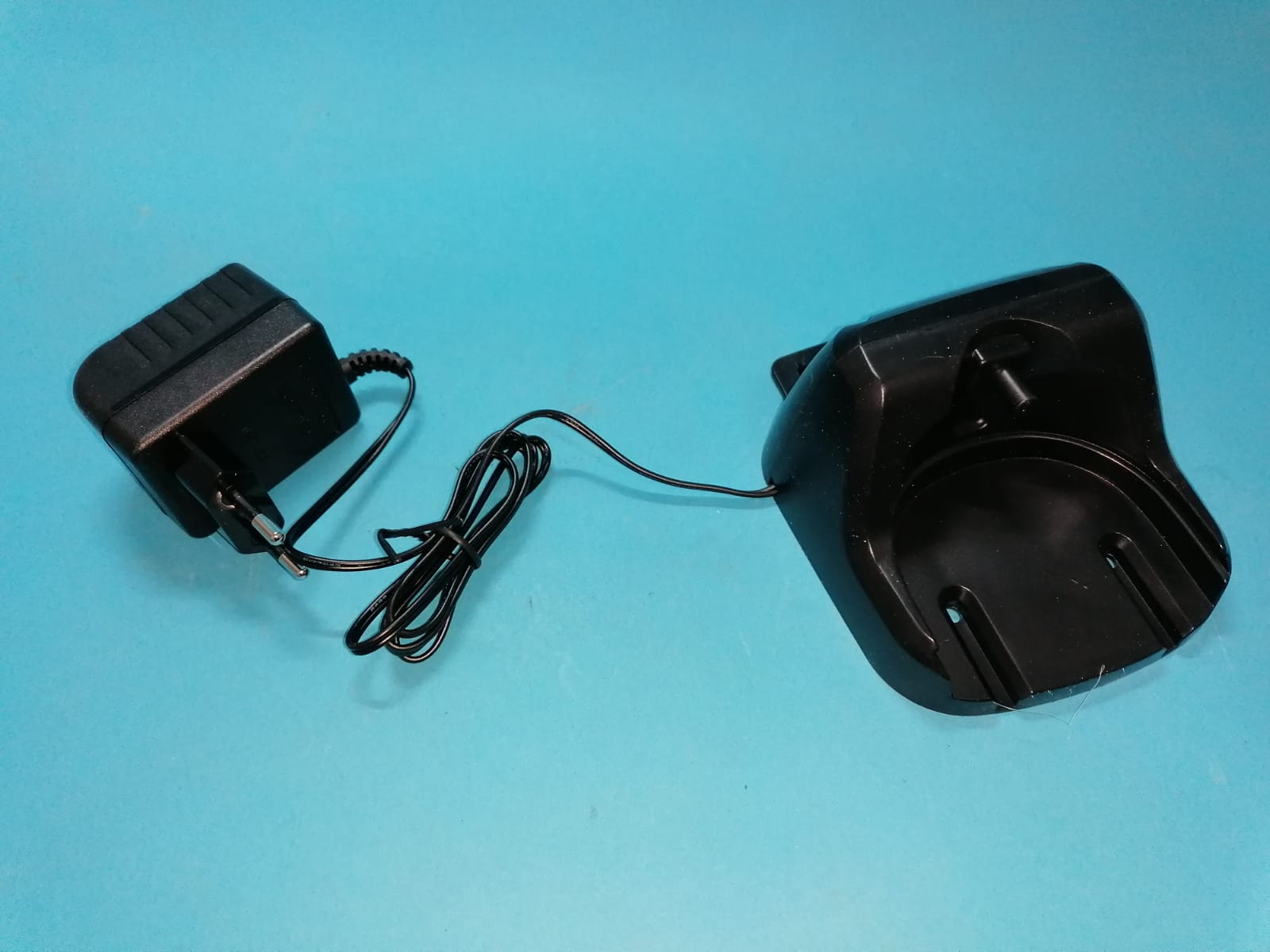 BLACK+DECKER CARICA BATTERIA CON SUPPORTO PER DECESPUGLIATORE EPL7I GSL700