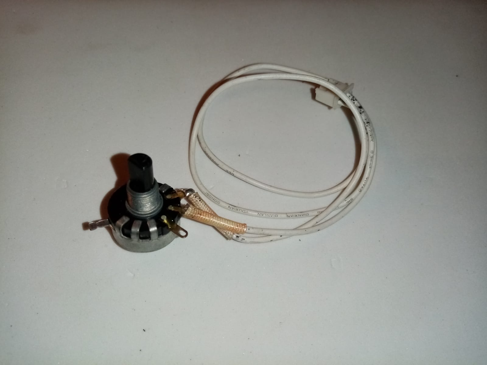 DCG POTENZIOMETRO A VITE REGOLATORE DI VELOCITA´ PER SCOPA ELETTRICA BS3095