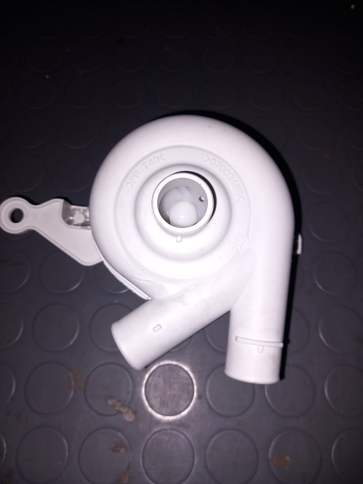 WHIRLPOOL/INDESIT calotta coperchio pompa per lavastoviglie art. 482000027768