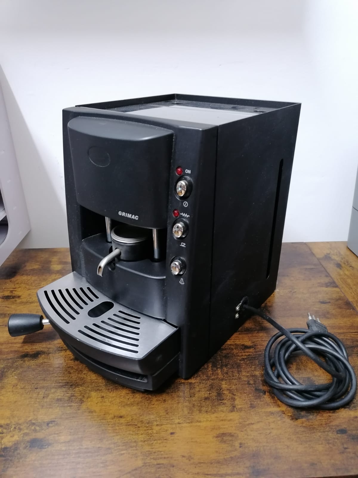 GRIMAC Macchina da Caff� a Cialde ESE 44mm nera serbatoio da 3L modello TERRY